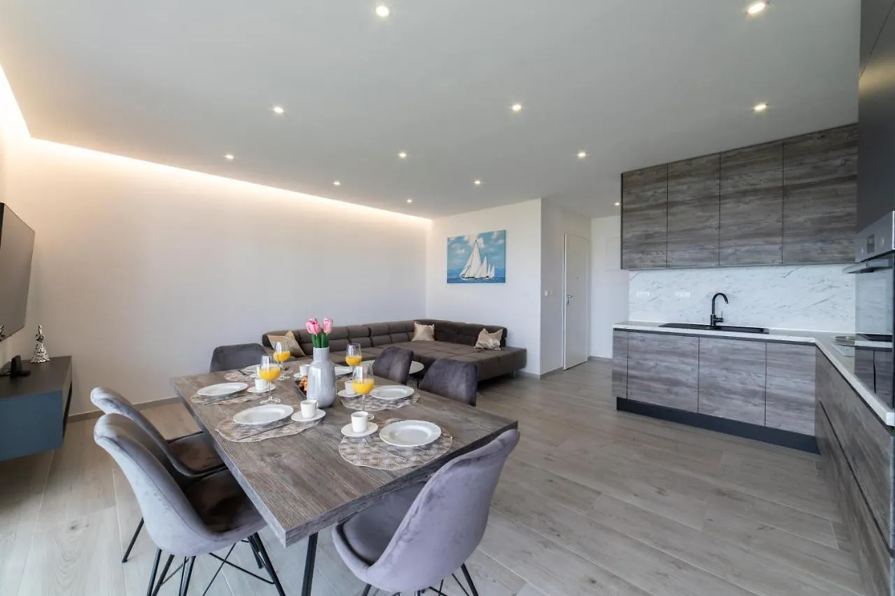 Wild Sunset Apartment Trogir