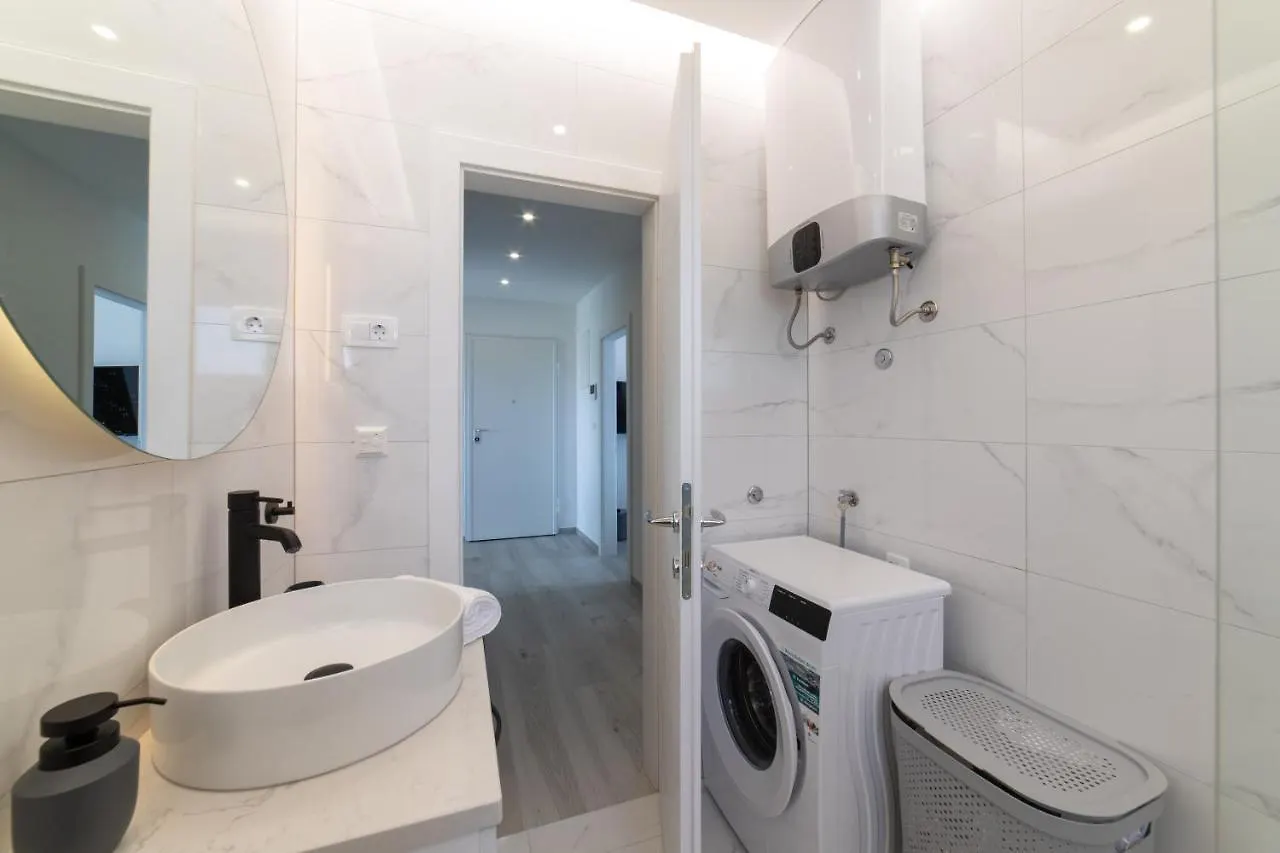 Wild Sunset Apartment Trogir 0*,
